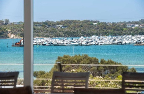 North Fremantle House | Superb Riverfront 3-Storey Home with Pool, deck and space