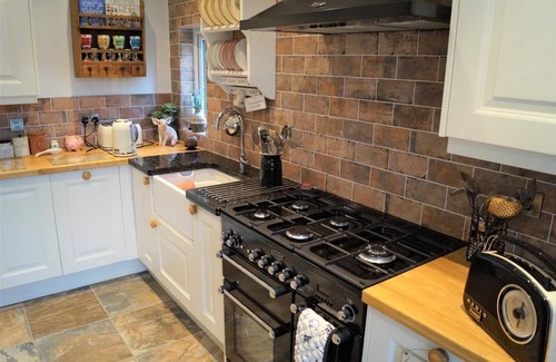 Nefyn House | Superb, Spacious Dormer Bungalow, Enclosed Garden, Near Nefyn Beach with parking