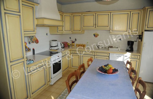 Crillon-le-Brave Villa | Superb stone-built villa with swimming pool