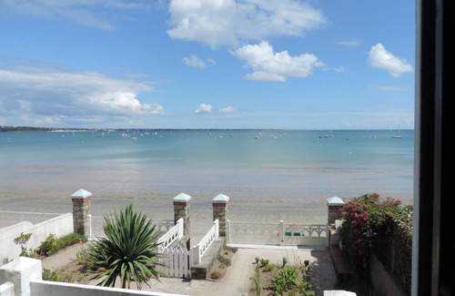 Fouesnant Villa | Superb villa directly on the beach