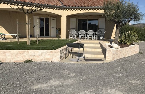 Villeneuve-de-Berg House | superb villa with swimming pool in a quiet area near the river