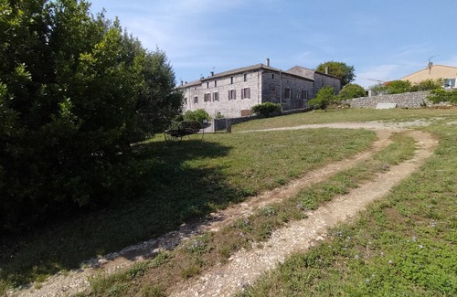 Lavilledieu Apartment | Superbe Gite Refait à Neuf - 100m2 et Jardin Privatif