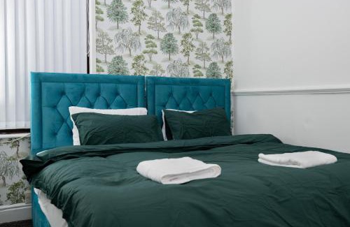 Tunstall Apartment | Superior 4-Bedroom Home ideal for families, Contractors and Relocations