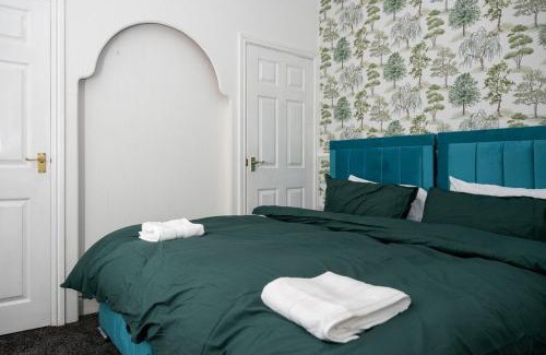 Tunstall Apartment | Superior 4-Bedroom Home ideal for families, Contractors and Relocations