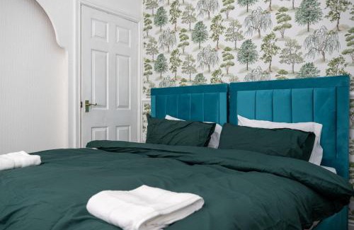 Tunstall Apartment | Superior 4-Bedroom Home ideal for families, Contractors and Relocations