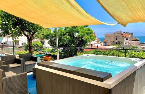 Minori House | Superior Apartment, Solarium and Hot Tub
