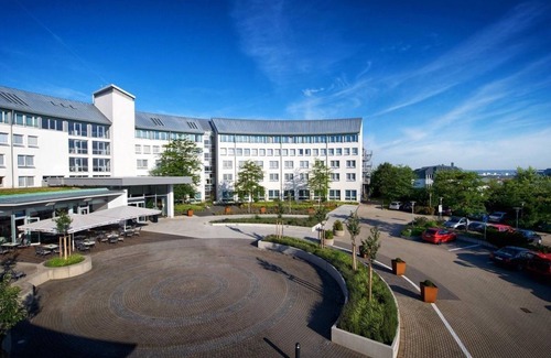 Leubnitz-Neuostra House | Superior Double Room - Ramada by Wyndham Dresden