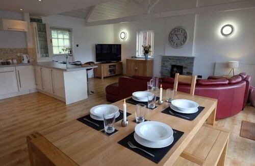 Saltash House | Superior holiday lodge in a tranquil setting with FREE GOLF & LEISURE !