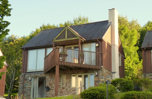 Saltash House | Superior holiday lodge in a tranquil setting with FREE GOLF & LEISURE !