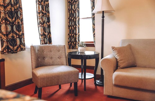 Milford House | Superior King, Tom Quick Inn, On-site Restaurant, Historic Milford Charm