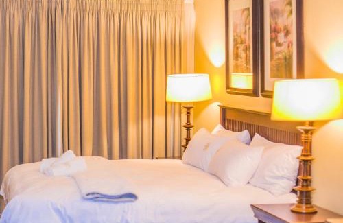 Durban North Hotel | Superior Room facing Sea and Pool