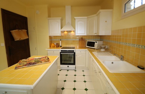 Castels House | Superior stone property and guests house with huge pool set in medieval village