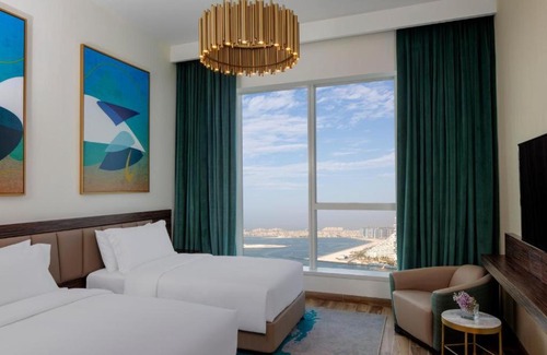 Dubai Media City Apartment | Superior Three Bedroom Apartment Near The Media Lounge Palm By Luxury Bookings
