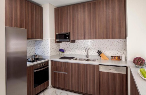 Dubai Media City Apartment | Superior Three Bedroom Apartment Near The Media Lounge Palm By Luxury Bookings