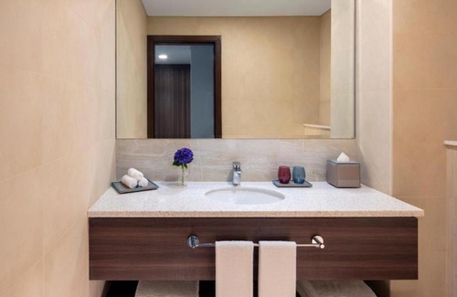 Dubai Media City Apartment | Superior Three Bedroom Apartment Near The Media Lounge Palm By Luxury Bookings