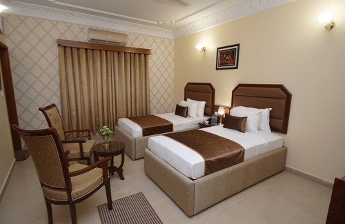 D.H.A. Hotel | Superior Twin Room, Fully Furnished and Fully Equipped.