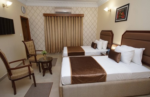 D.H.A. Hotel | Superior Twin Room, Fully Furnished and Fully Equipped.