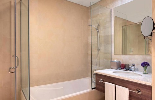Dubai Media City Apartment | Superior Two Bedroom Apartment Near The Media Lounge Palm By Luxury Bookings