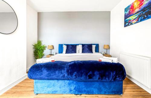 Derby House | Superking Beds, Smart TVs, Gigabit WiFi, Sleeps 6