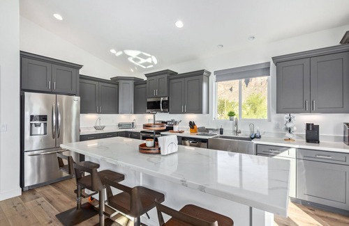 Apache Junction House | Superstition Mountains Modern Getaway
