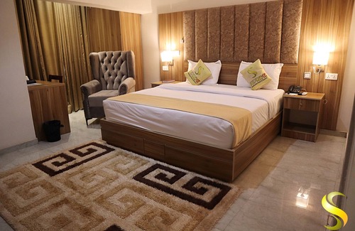 Oyo Hotel | Supreme Continental Hotel & Resorts