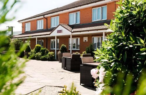 Swineshead Hotel | Supreme Inn Boston