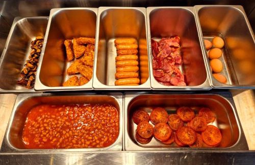 Swineshead Hotel | Supreme Inn Boston