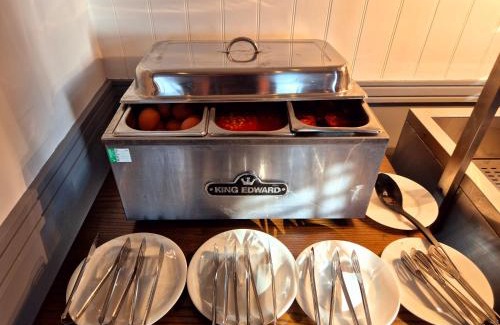 Swineshead Hotel | Supreme Inn Boston