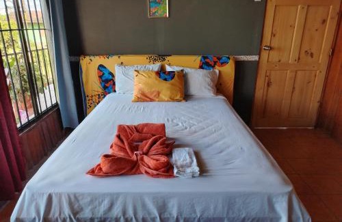 Puerto Jimenez Apartment | Surá House Corcovado SuriNico Room With AC