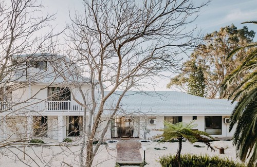 Wonnerup House | Sur Isle Estate. 11 bed entertainer, walk to local beach