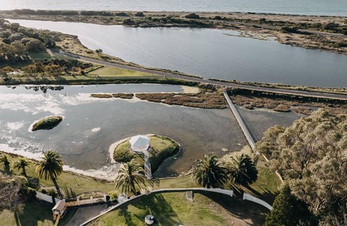 Wonnerup House | Sur Isle Estate. 11 bed entertainer, walk to local beach