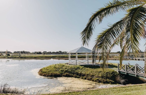 Wonnerup House | Sur Isle Estate. 11 bed entertainer, walk to local beach