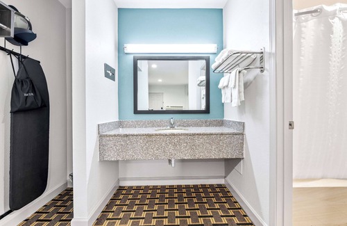 Huntsville Hotel | SureStay by Best Western Huntsville University Area