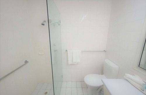 Mount Melville Hotel | SureStay Hotel by Best Western The Clarence on Melville