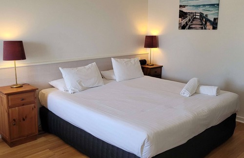 Mount Melville Hotel | SureStay Hotel by Best Western The Clarence on Melville