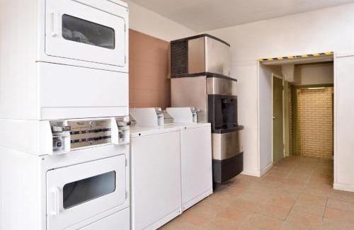 Northeast Virginia Beach Hotel | SureStay Hotel by Best Western Virginia Beach Royal Clipper
