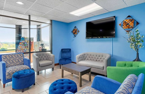 Lenoir City Hotel | SureStay Hotel by Best Western Lenoir City