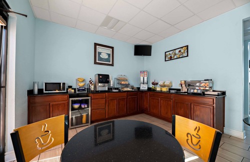 West Kissimmee Hotel | SureStay Hotel by Best Western Clermont Theme Park West