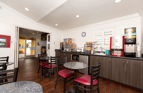 Seaside Hotel | SureStay Hotel by Best Western Seaside Monterey