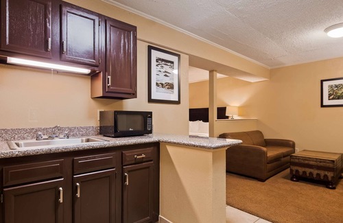 Covington Hotel | SureStay Plus by Best Western Covington