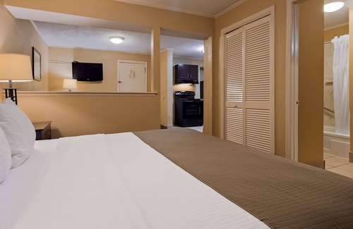 Covington Hotel | SureStay Plus by Best Western Covington