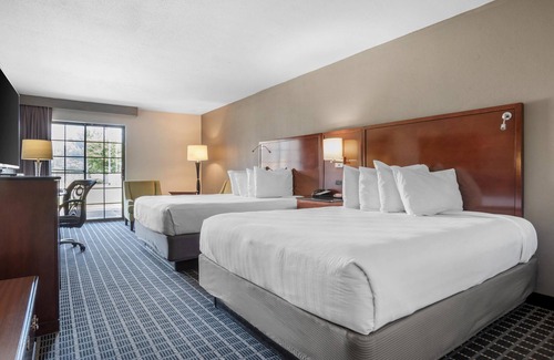 Greenwood Hotel | SureStay Plus Hotel by Best Western Greenwood