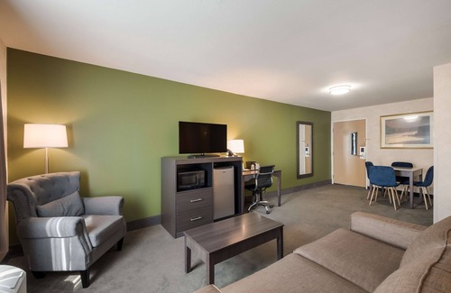 SeaTac Hotel | Surestay Plus Hotel By Best Western Seatac Airport
