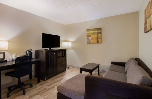 Jackson Hotel | SureStay Plus Hotel by Best Western Jackson