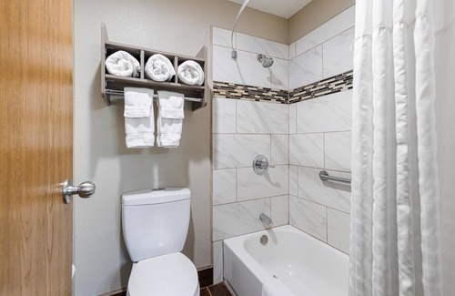 Kearney Hotel | SureStay Plus Hotel by Best Western Kearney Liberty North
