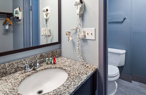 Durham Hotel | SureStay Plus Hotel by Best Western Durham Medical Center