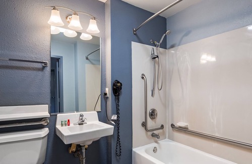 Durham Hotel | SureStay Plus Hotel by Best Western Durham Medical Center