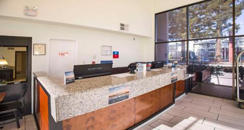 Downtown Sacramento Hotel | SureStay Plus Hotel by Best Western Sacramento North