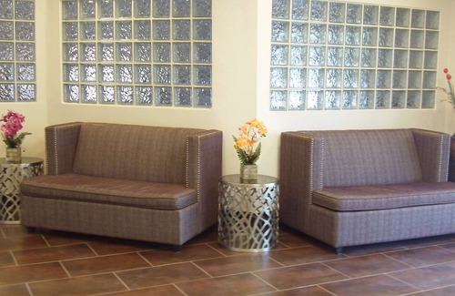 Woodlake Hotel | SureStay Plus Hotel by Best Western Sacramento Cal Expo