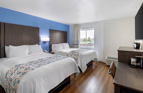 Niagara Falls Hotel | SureStay Plus Hotel by Best Western Niagara Falls East